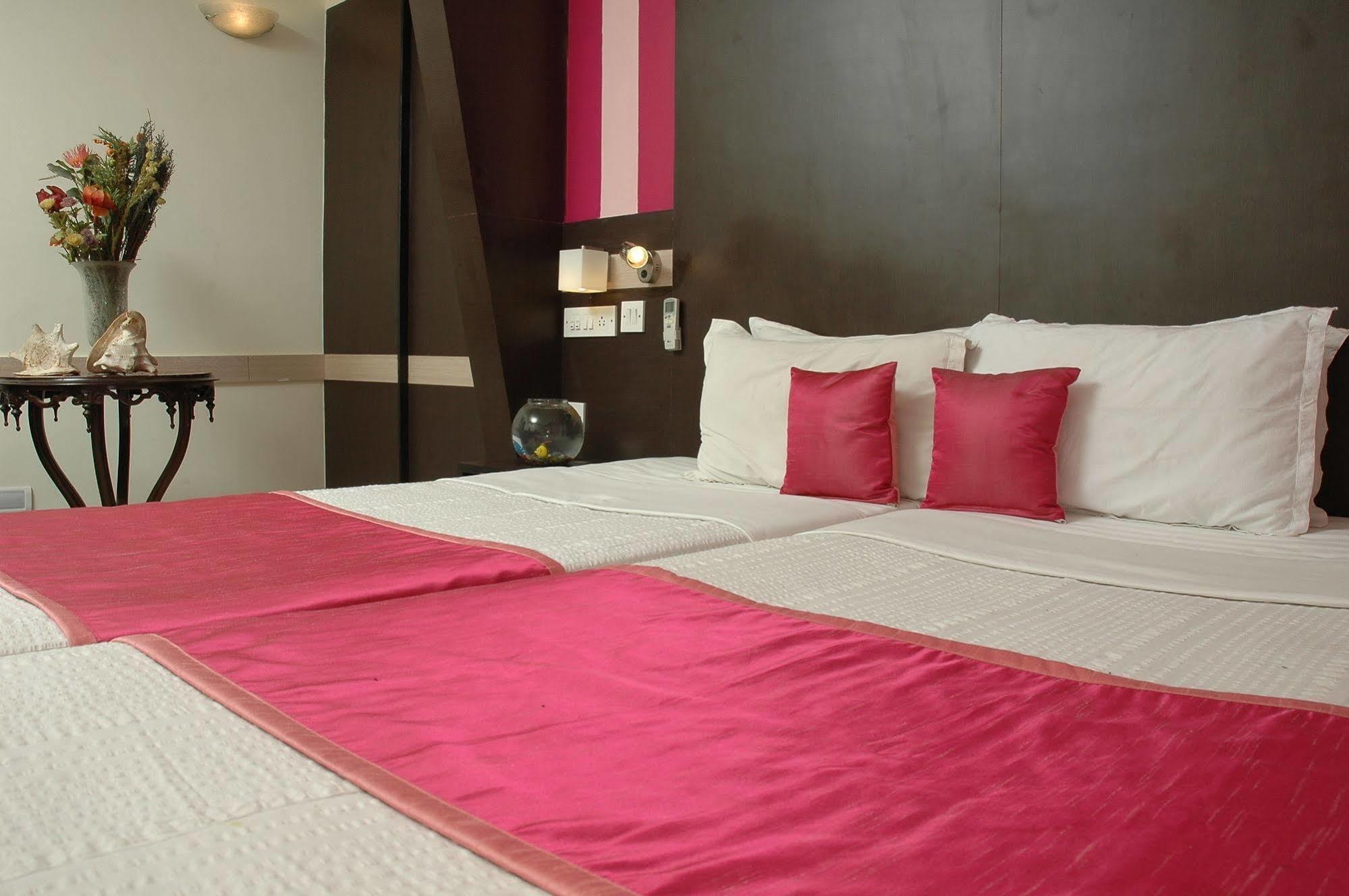 Istay Hotels Infantry Road Bangalore Exterior foto